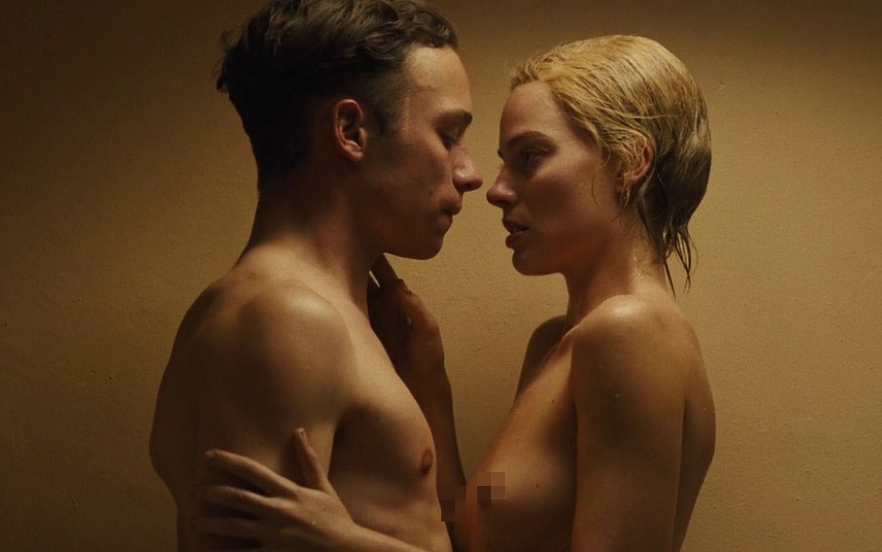 nude photos of margot robbie