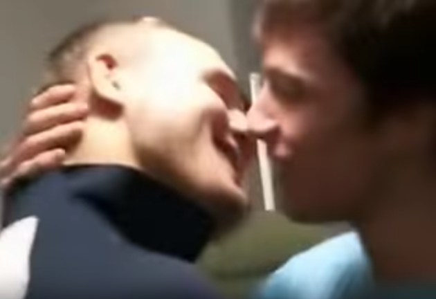 straight guys kissing porn