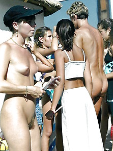 Retro Nude Contest casa sola