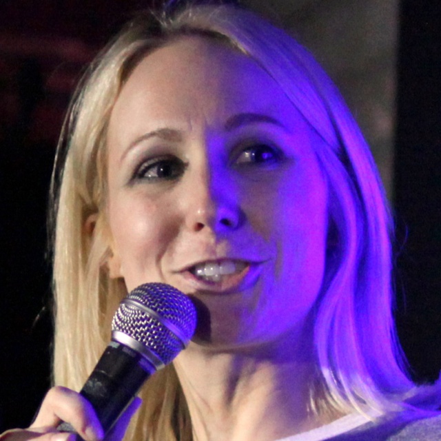 nikki glaser nude pics