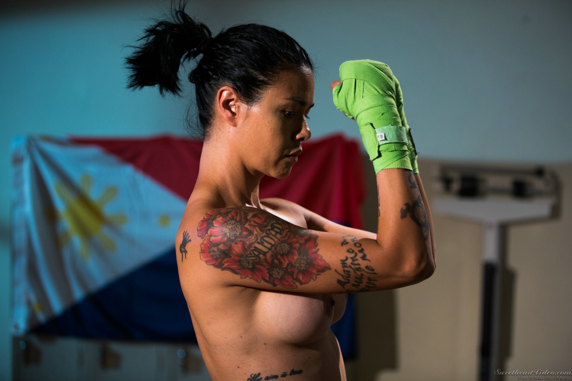 dennis burlison recommends dana vespoli boxing pic