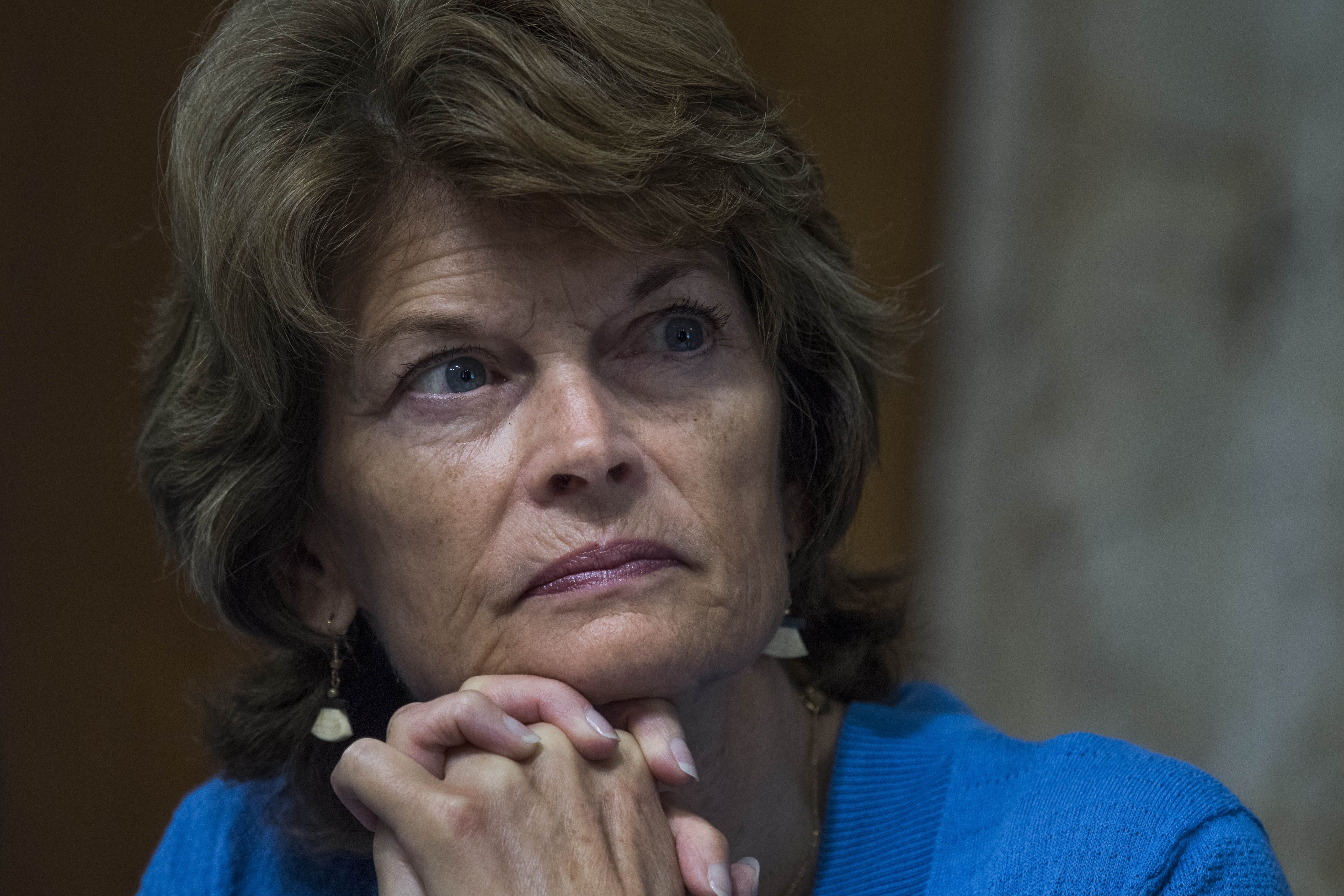 albert reinaldo recommends Nicole Murkowski