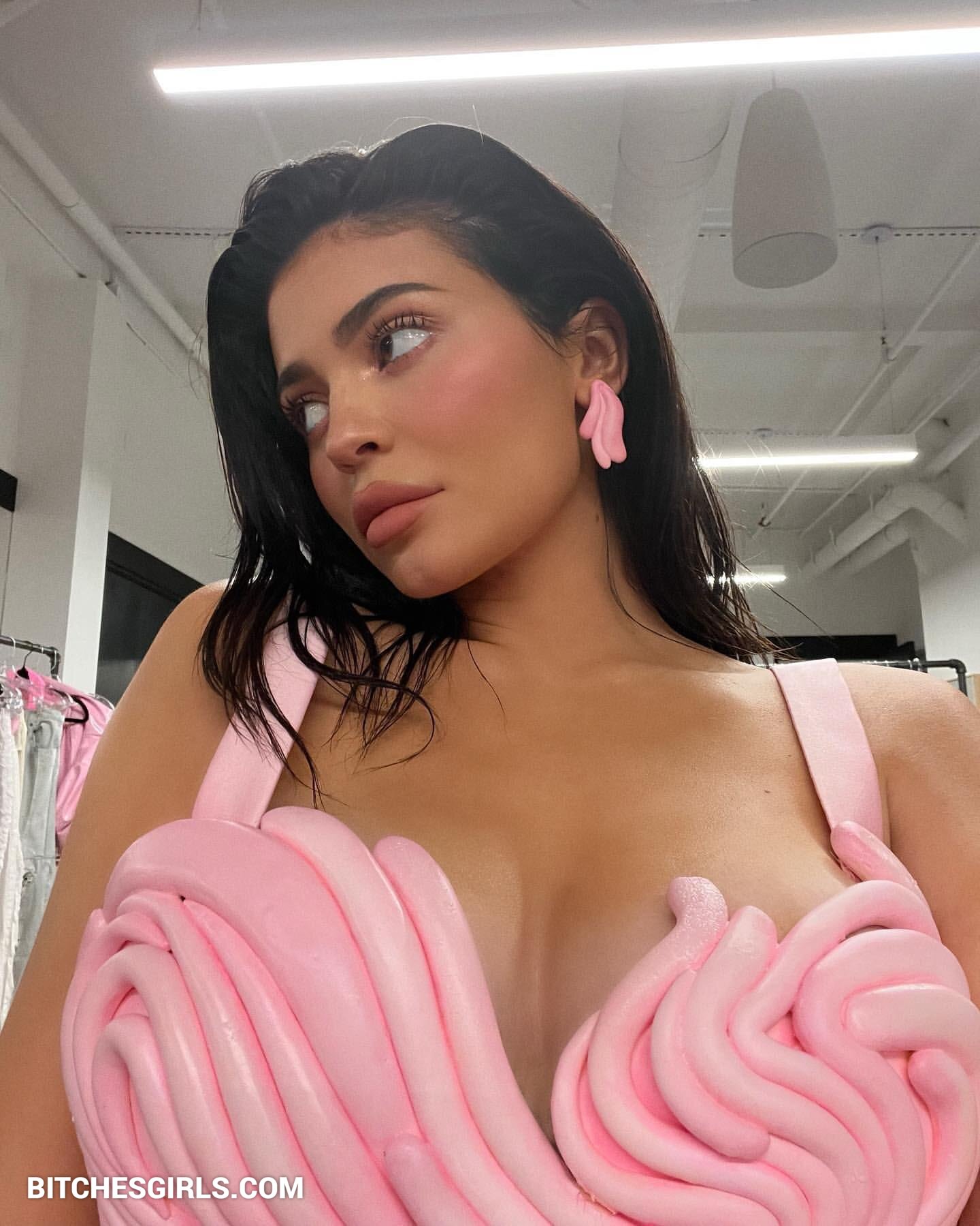 Kylie Jenner Nude Photos the floor