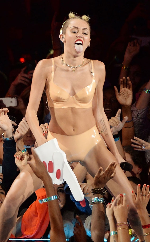 carol mellor recommends miley cyrus performing nude pic