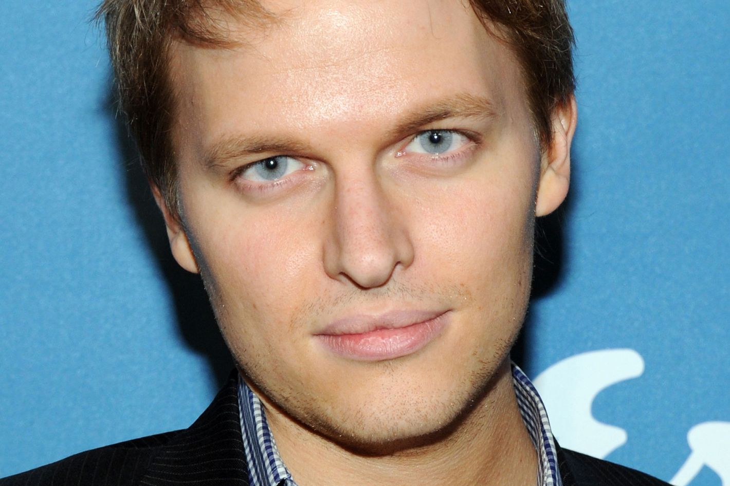 alesia mckenzie recommends ronan farrow naked pic