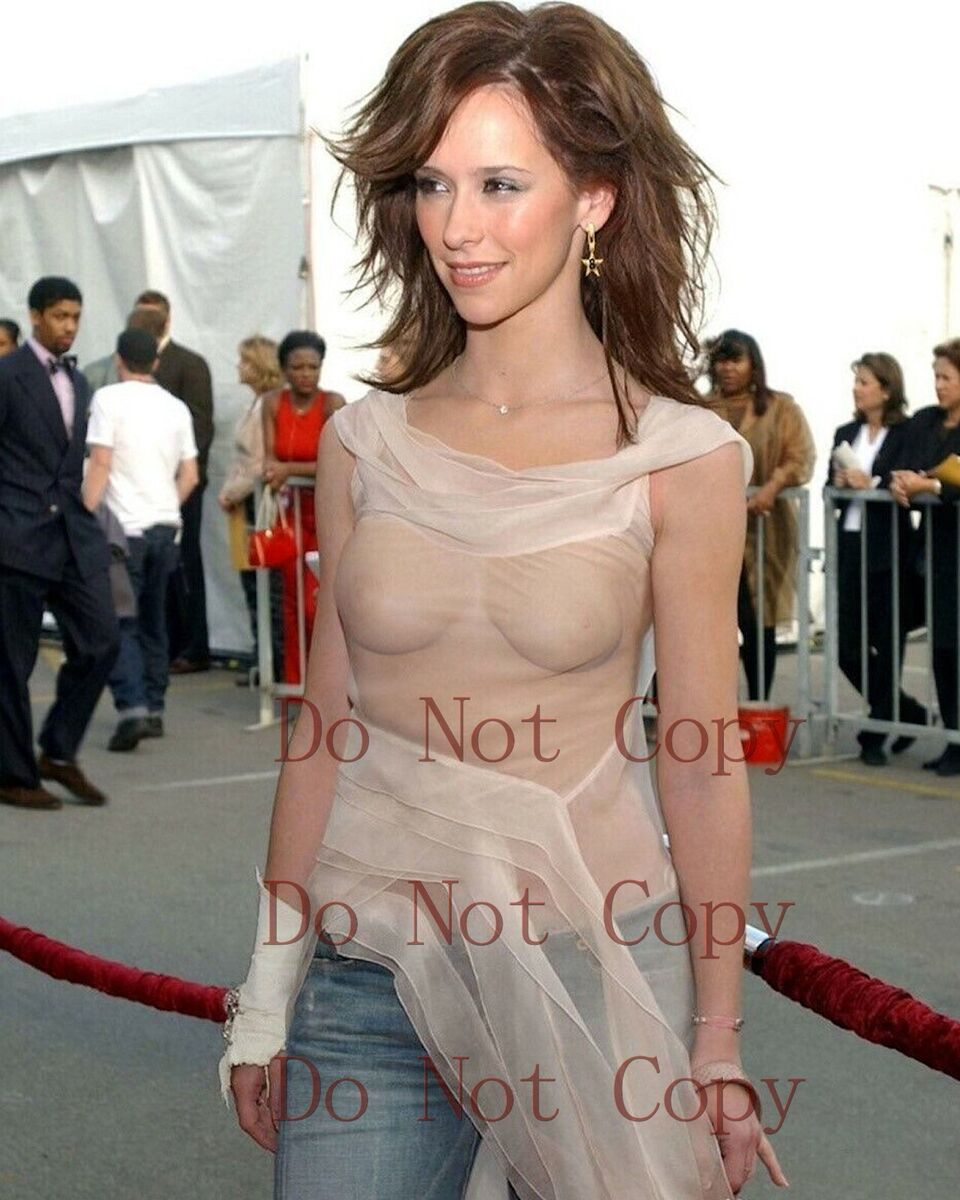 ben goater add jennifer love hewitt nuee photo