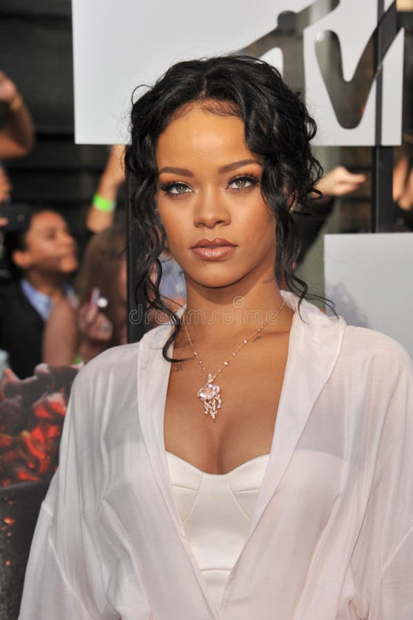 rihanna hottest pics