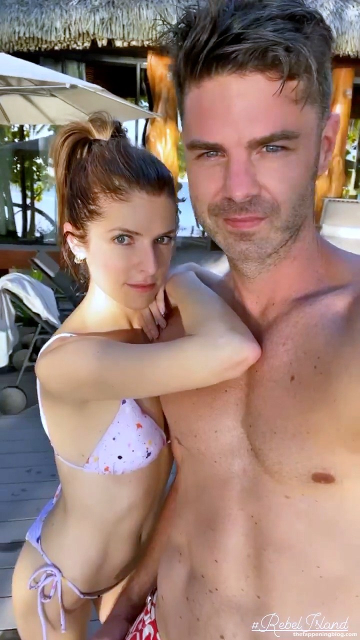 anna kendrick topless