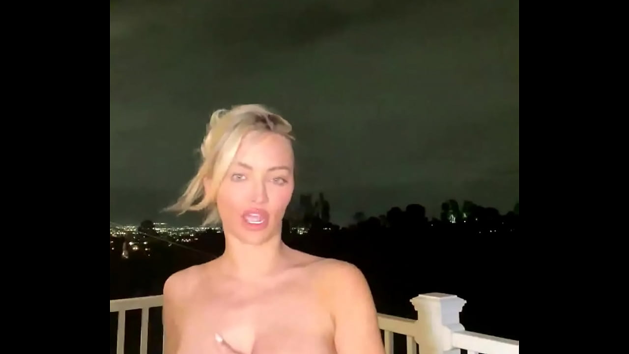 danny roth recommends lindsey pelas leaked nude pic