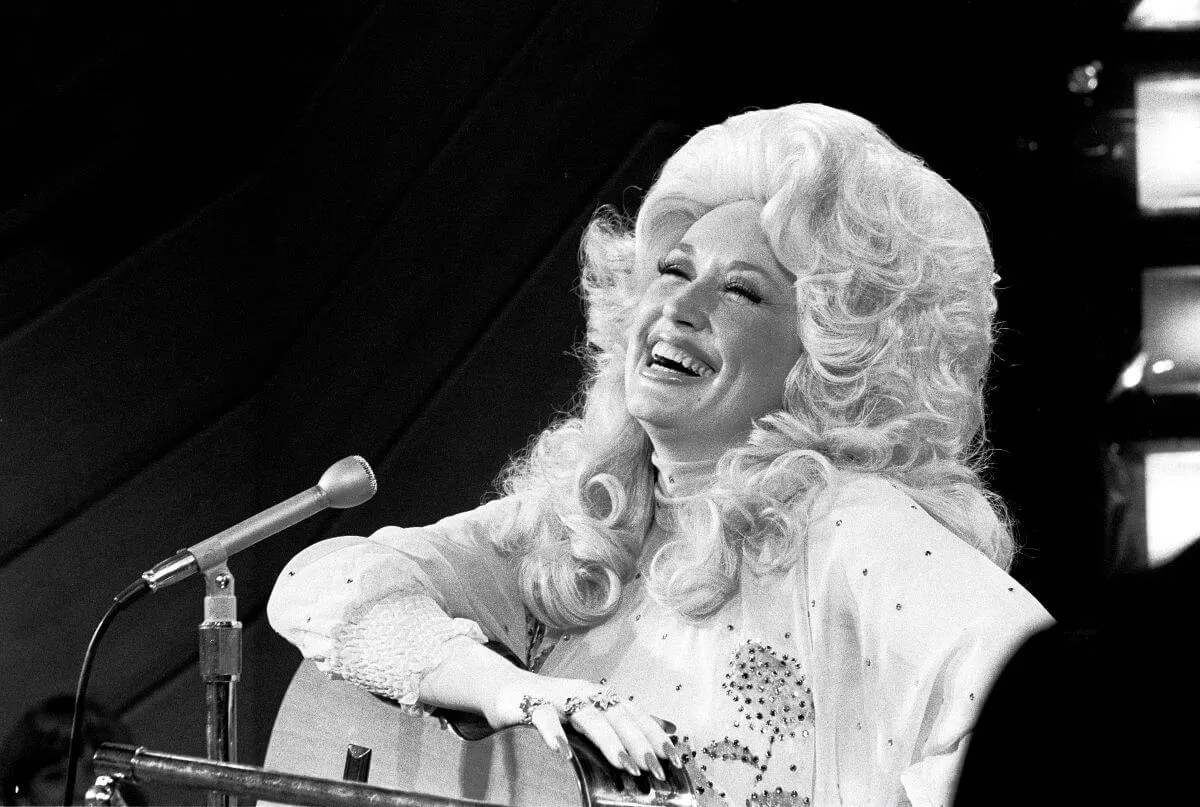 cora ni chonghaile recommends Did Dolly Parton Ever Pose Nude