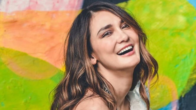 alan summers recommends video bokep lunamaya pic