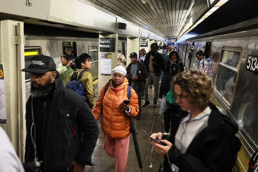 daniel beams recommends Flashing At Subway