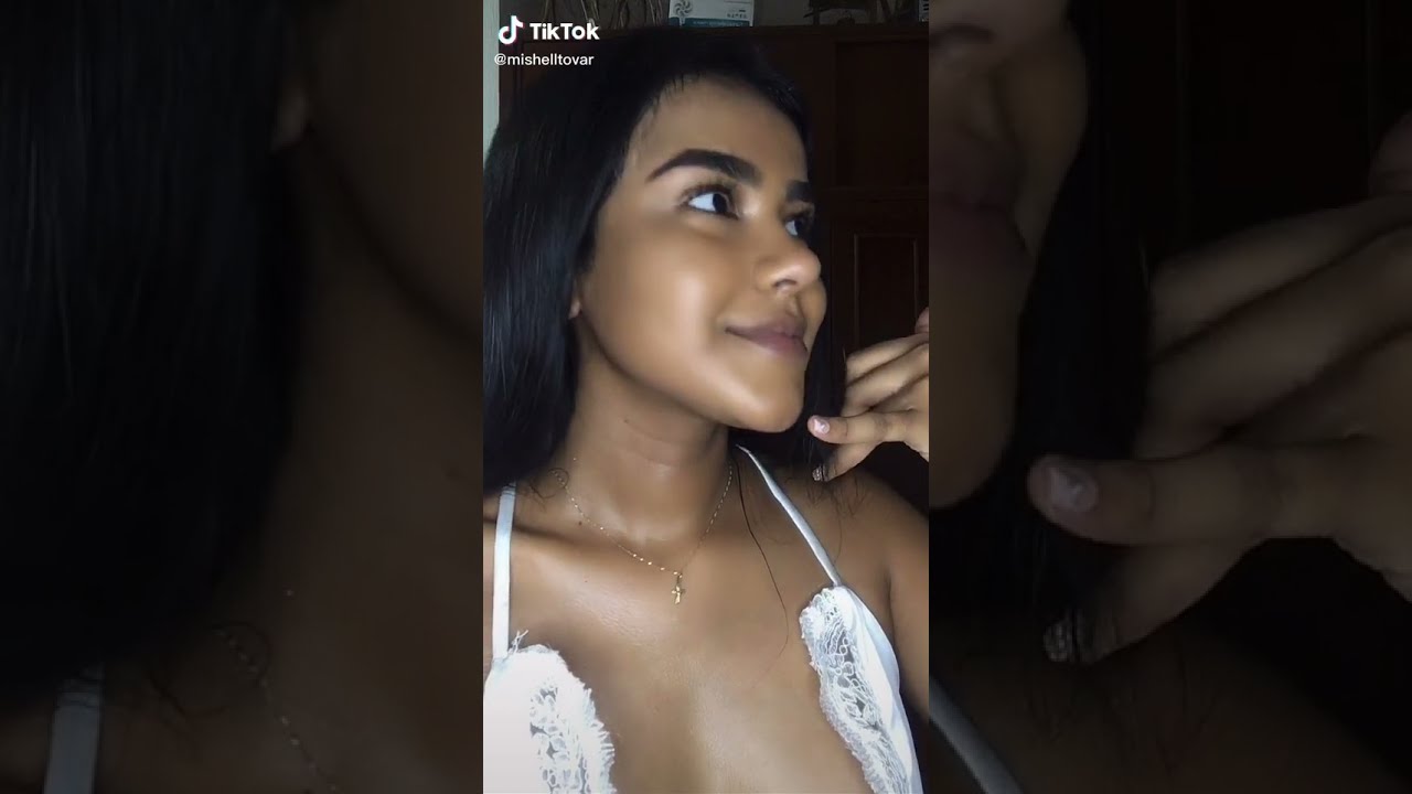 latina nip slip