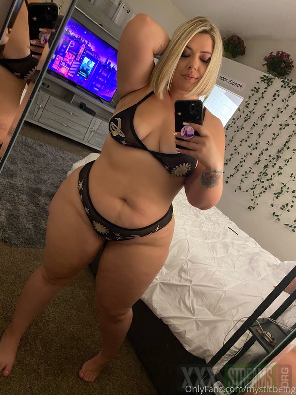 tiny blonde pornstar