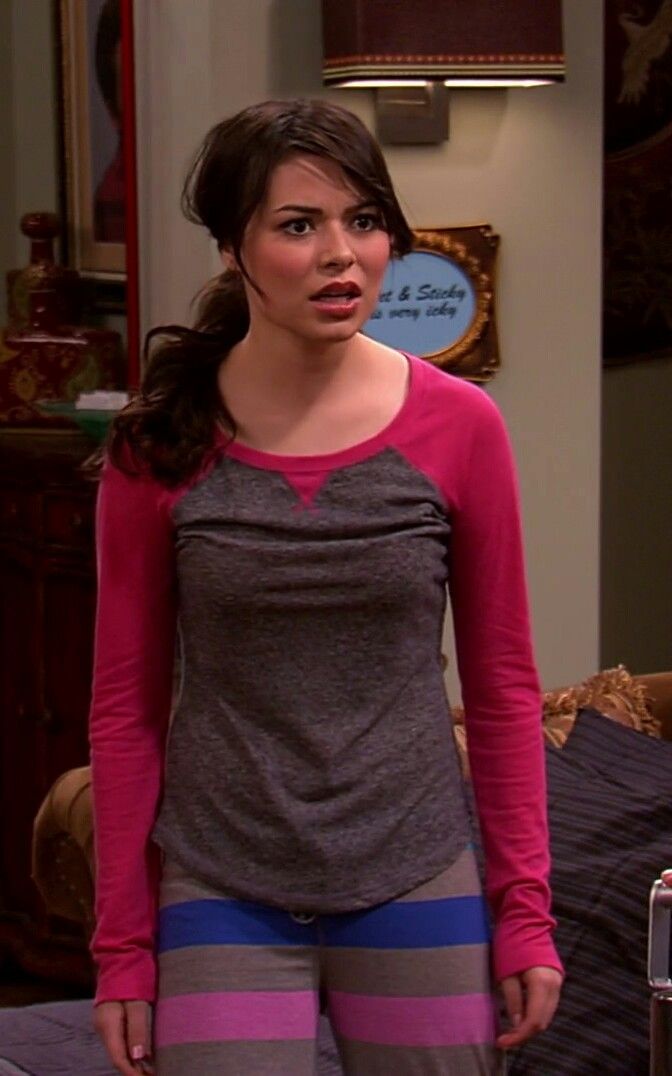 nude pictures of miranda cosgrove