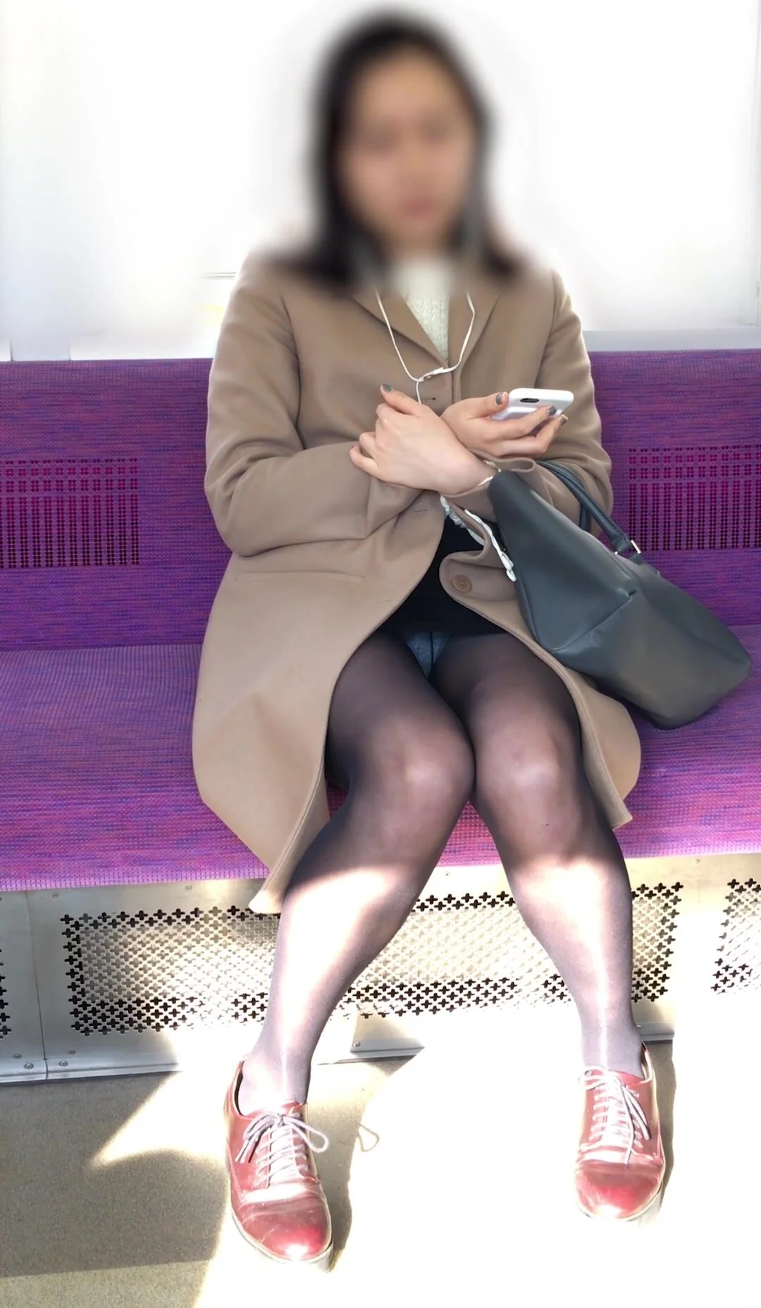 darya heidari add pantyhose upskirt photo