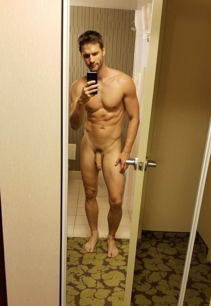 azman yazid recommends sexy muscle guys naked pic