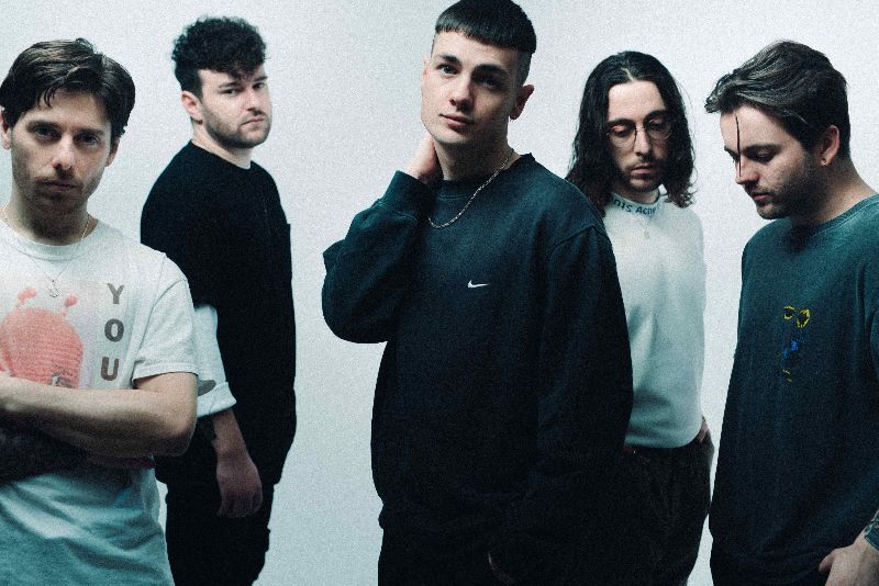 BOSTON MANOR  RELEASE NEW SINGLE EVERYTHING IS ORDINARY WITH MUSIC VIDEO