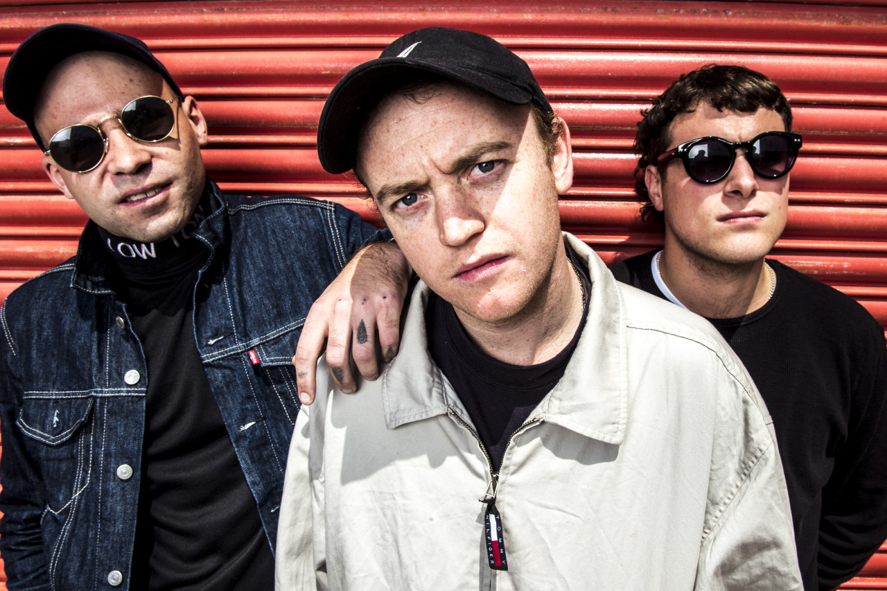 DMA’S RELEASE LATEST TRACK ‘LEARNING ALIVE’ WITH VIDEO OFF THEIR FORTHCOMING THIRD ALBUM THE GLOW – OUT FRIDAY 10 JULY