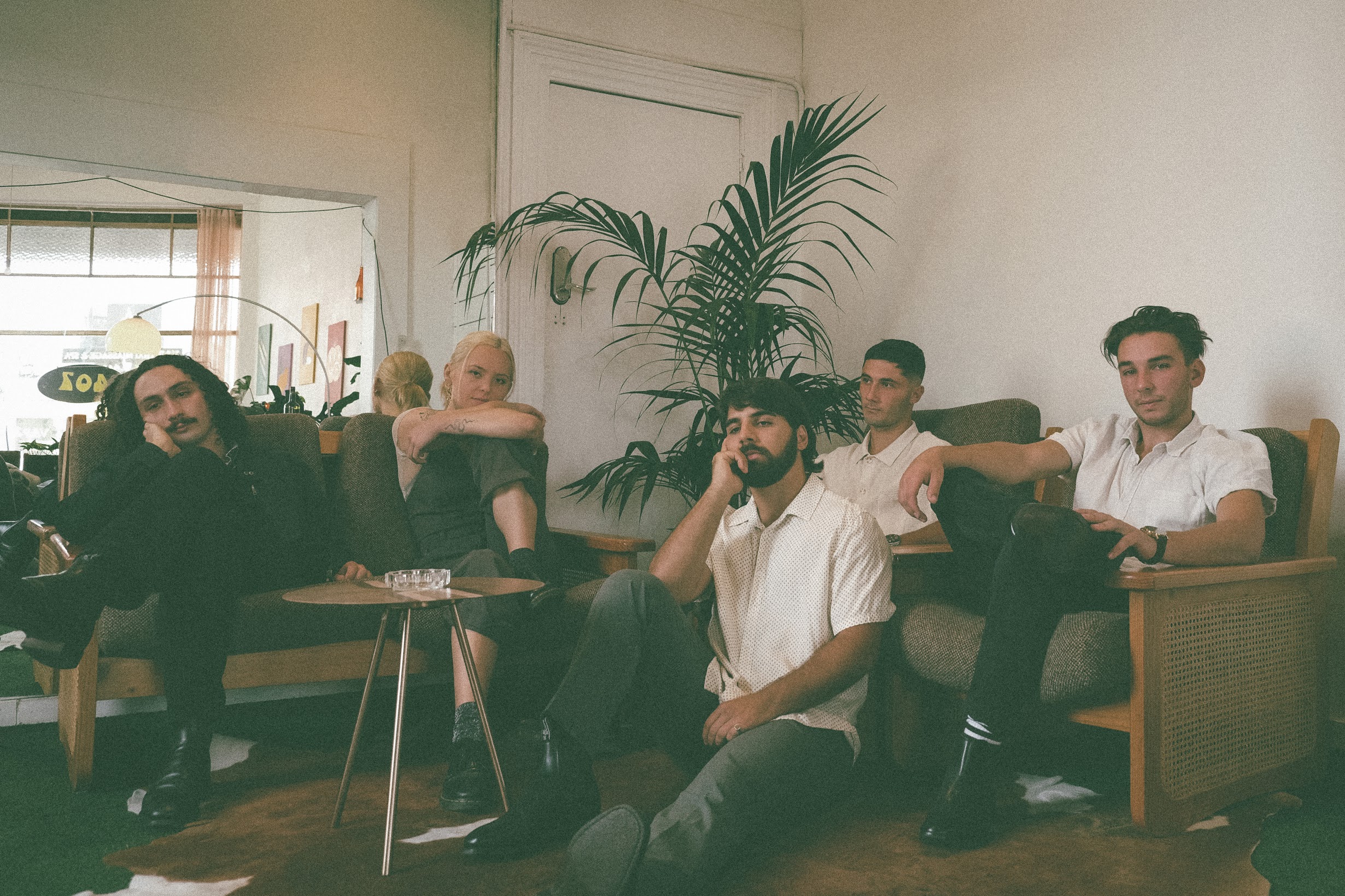 MELBOURNE BAND MANTELL TEAM UP WITH STELLA DUNAI ON ETHEREAL SINGLE ‘DEAR MIA’ OUT NOW
