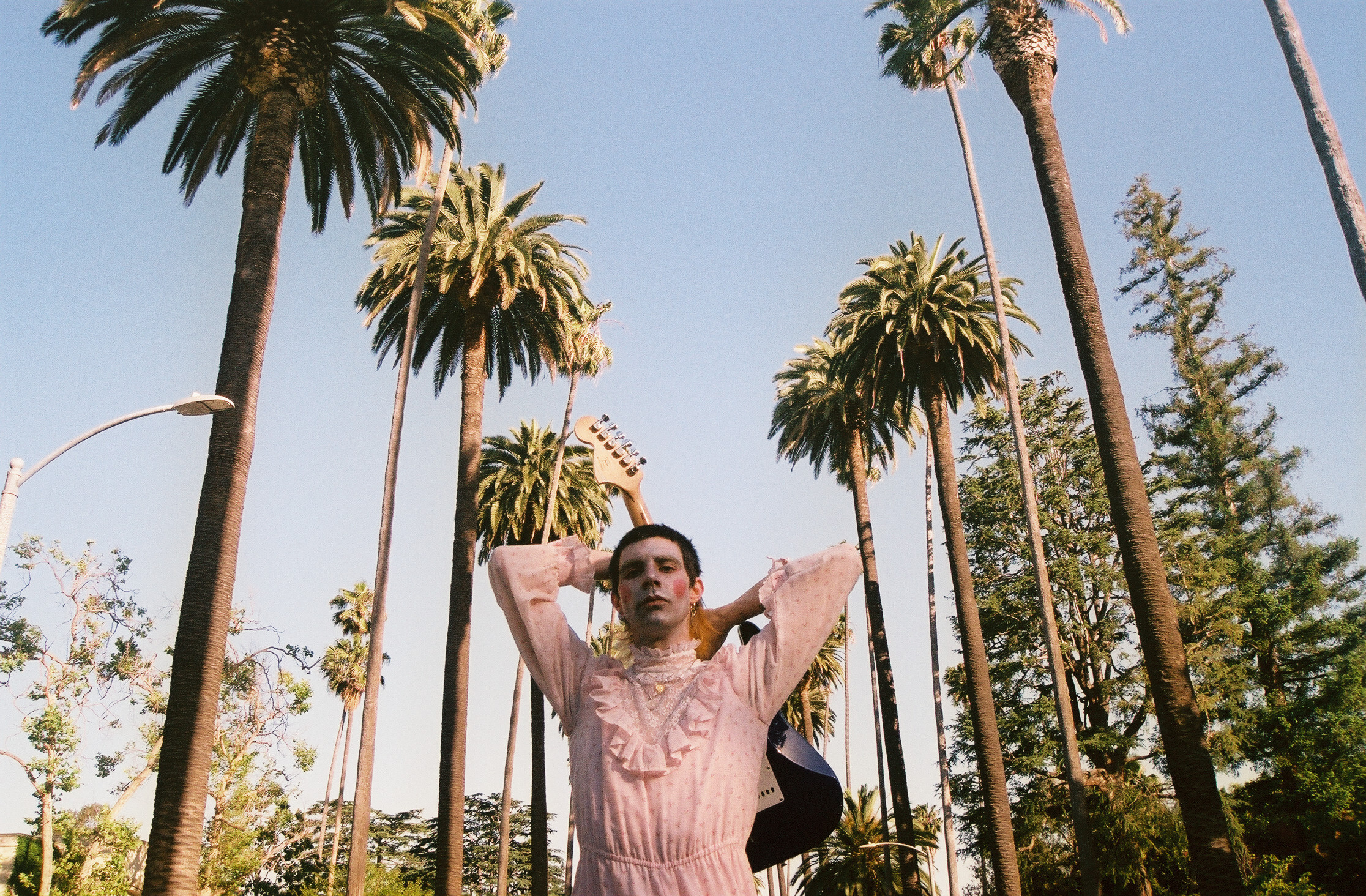 Emerson Snowe Releases New EP ‘Emerson Snowe’s Splatterpunk’ + Drops Video For EP Track ‘Man, It Don’t Matter (What They Say)’