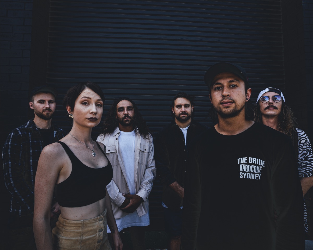 SAVIOUR UNVEIL NEW SINGLE “RESHAPE ME” + ANNOUNCE SIGNING TO GREYSCALE RECORDS