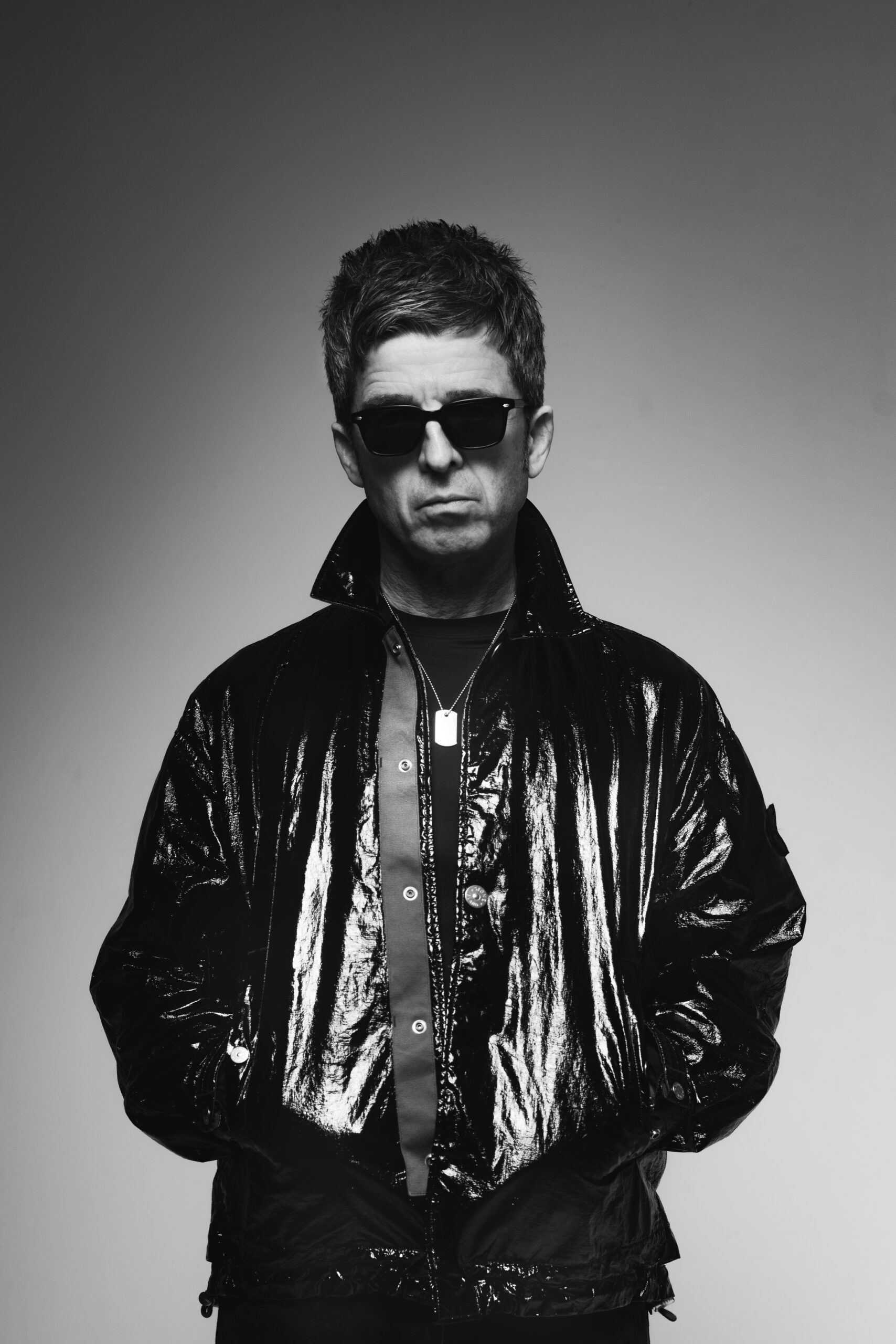 NOEL GALLAGHER’S HIGH FLYING BIRDS ANNOUNCE NEW ALBUM – COUNCIL SKIES – OUT JUNE 2