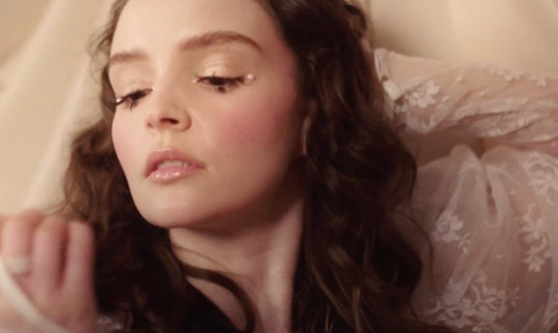LAUREN MAYBERRY SHARES MUSIC VIDEO TO NEW SINGLE ‘CHANGE SHAPES’
